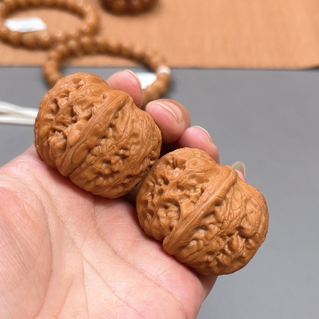 桃核把件44.5×39尺精修打底平谷元宝XM1065