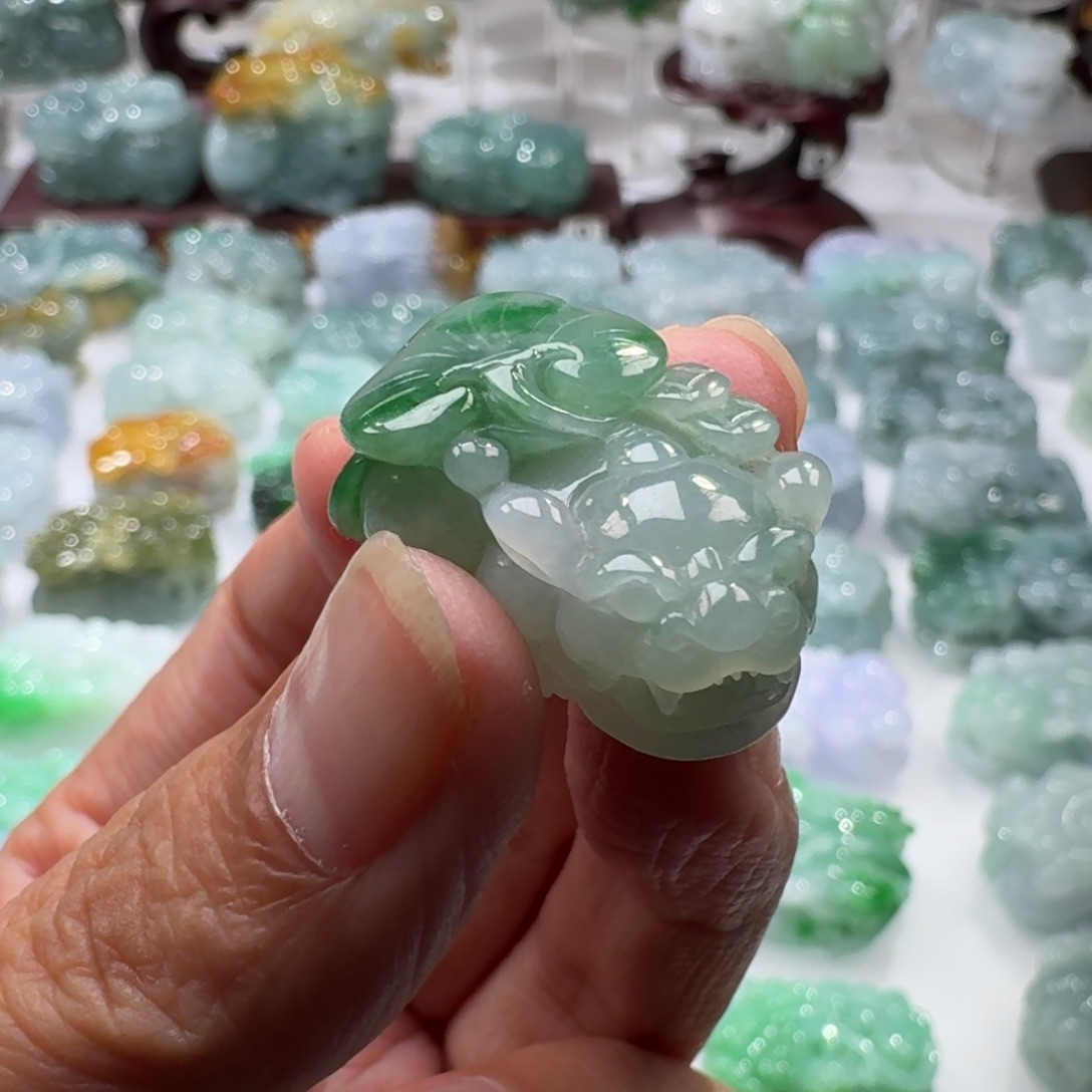 翡翠未镶嵌挂件貔貅