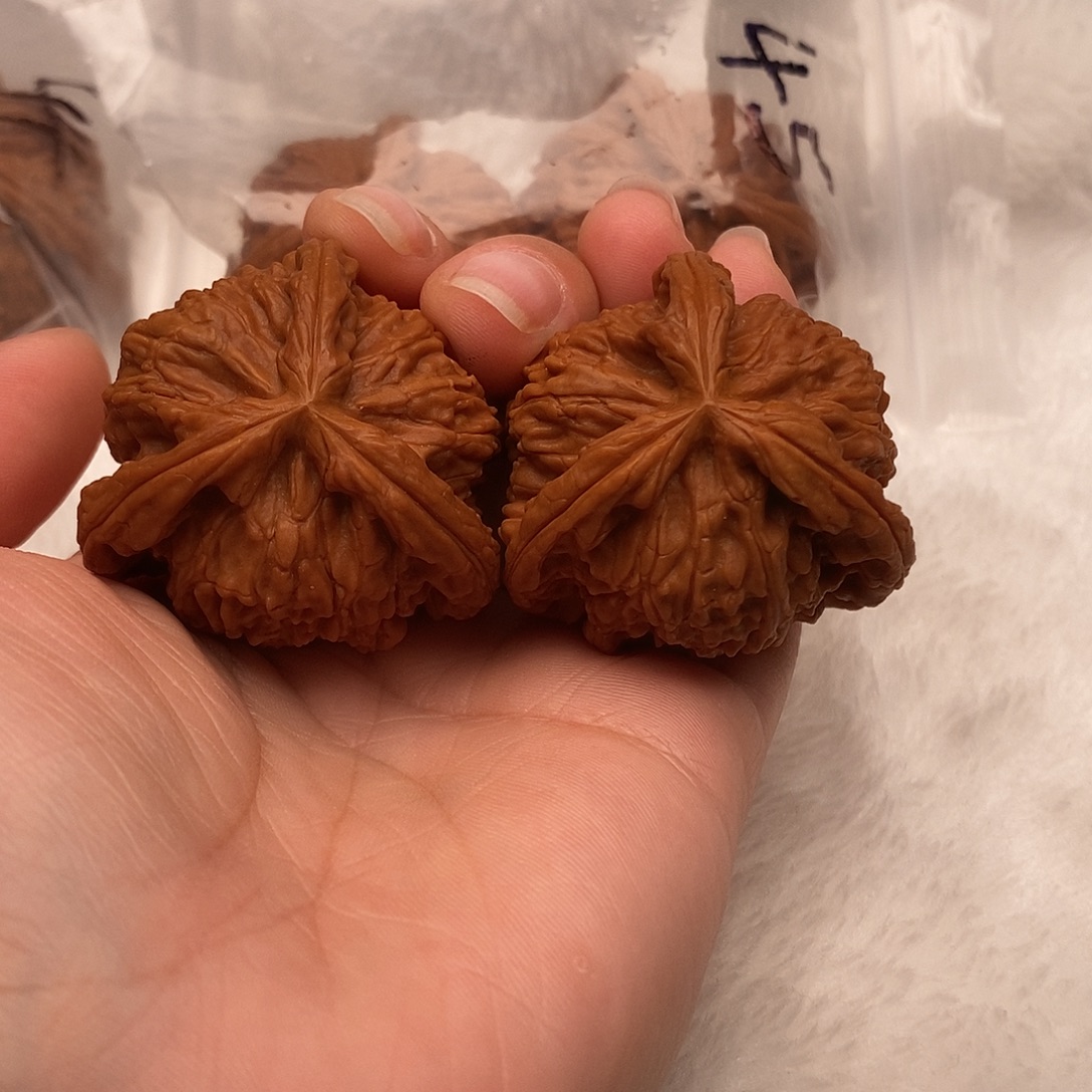 渔***娱文玩核桃吊坠三棱