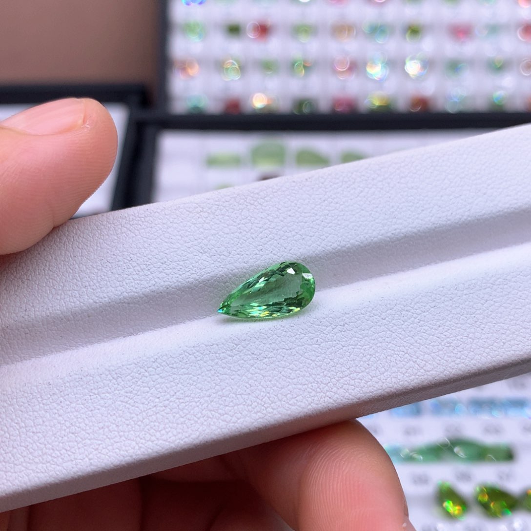 碧玺珠宝半成品未镶嵌2.48克拉