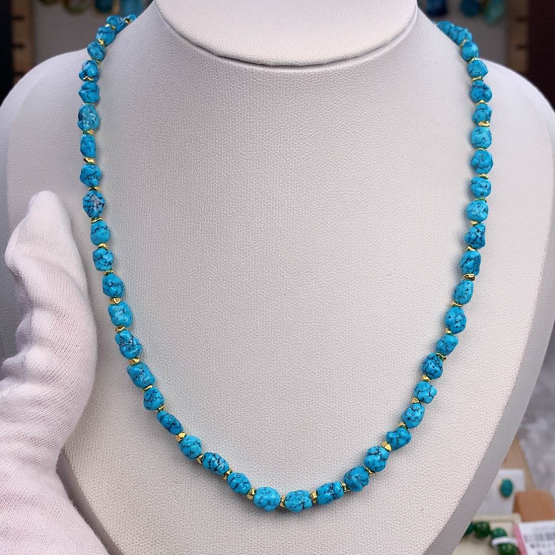 绿松石颈饰未镶嵌