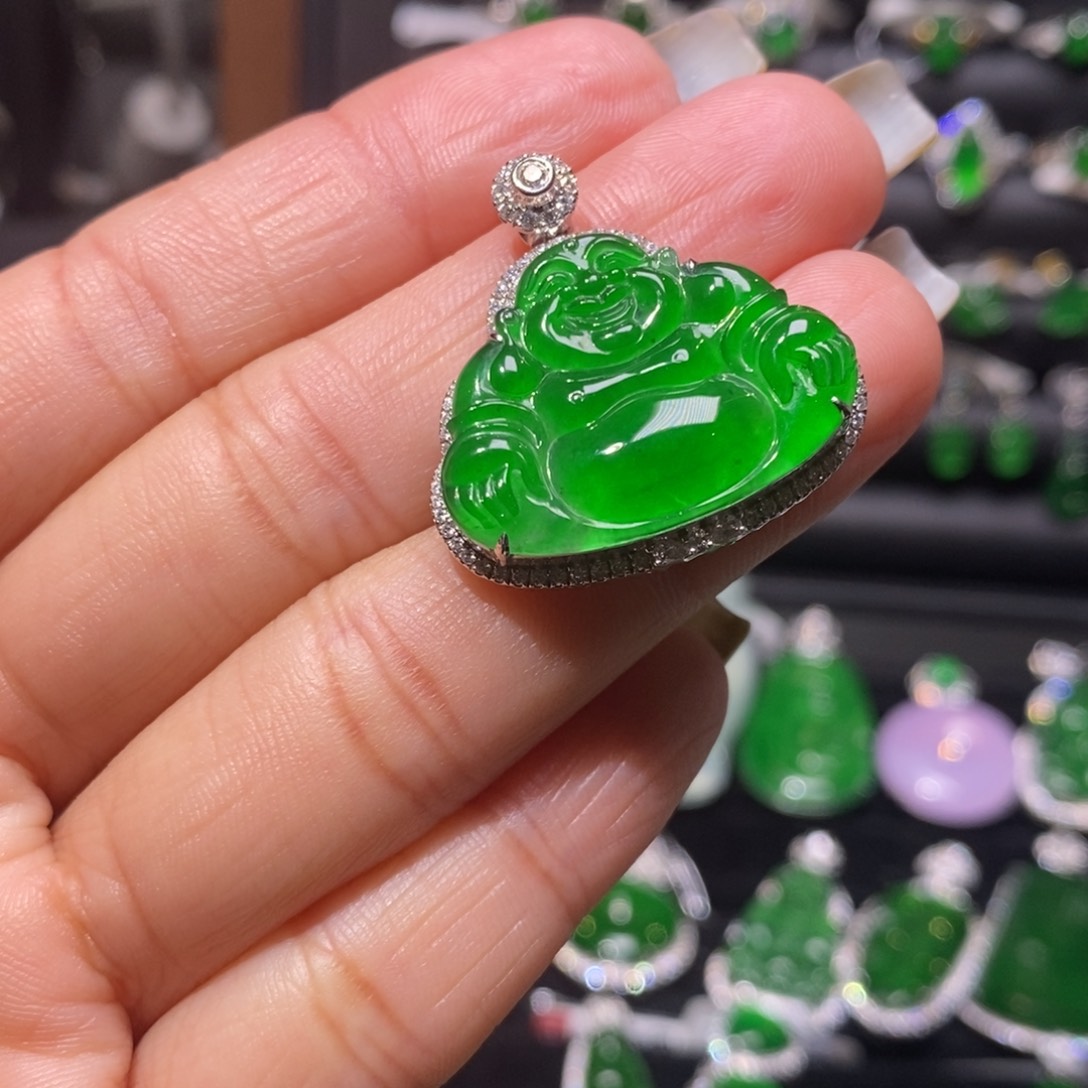 翡翠颈饰18K金镶嵌佛公吊坠