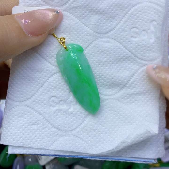 颈饰18K金镶嵌翡翠