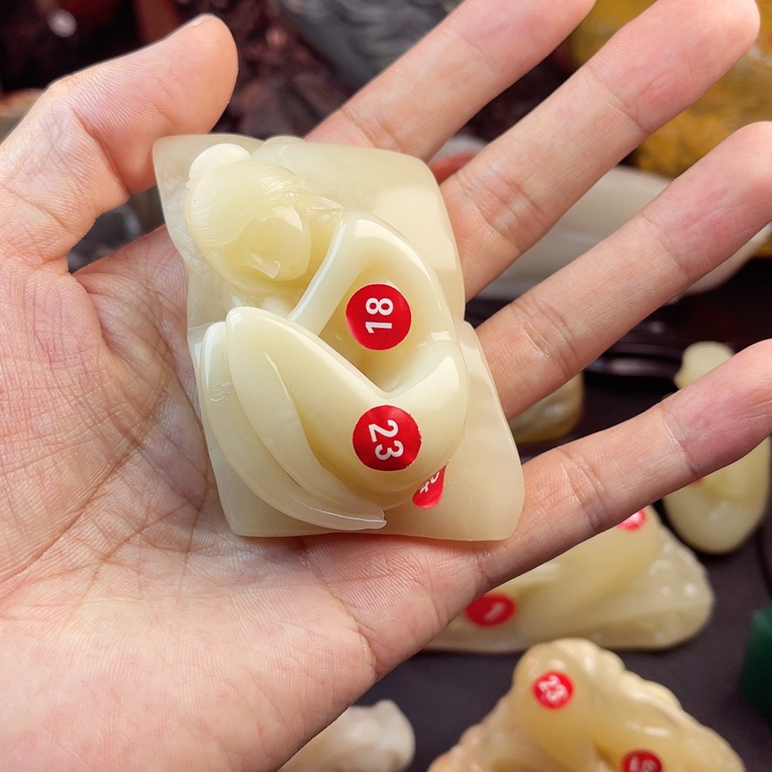 二***缘寿山石手艺人雕刻工艺