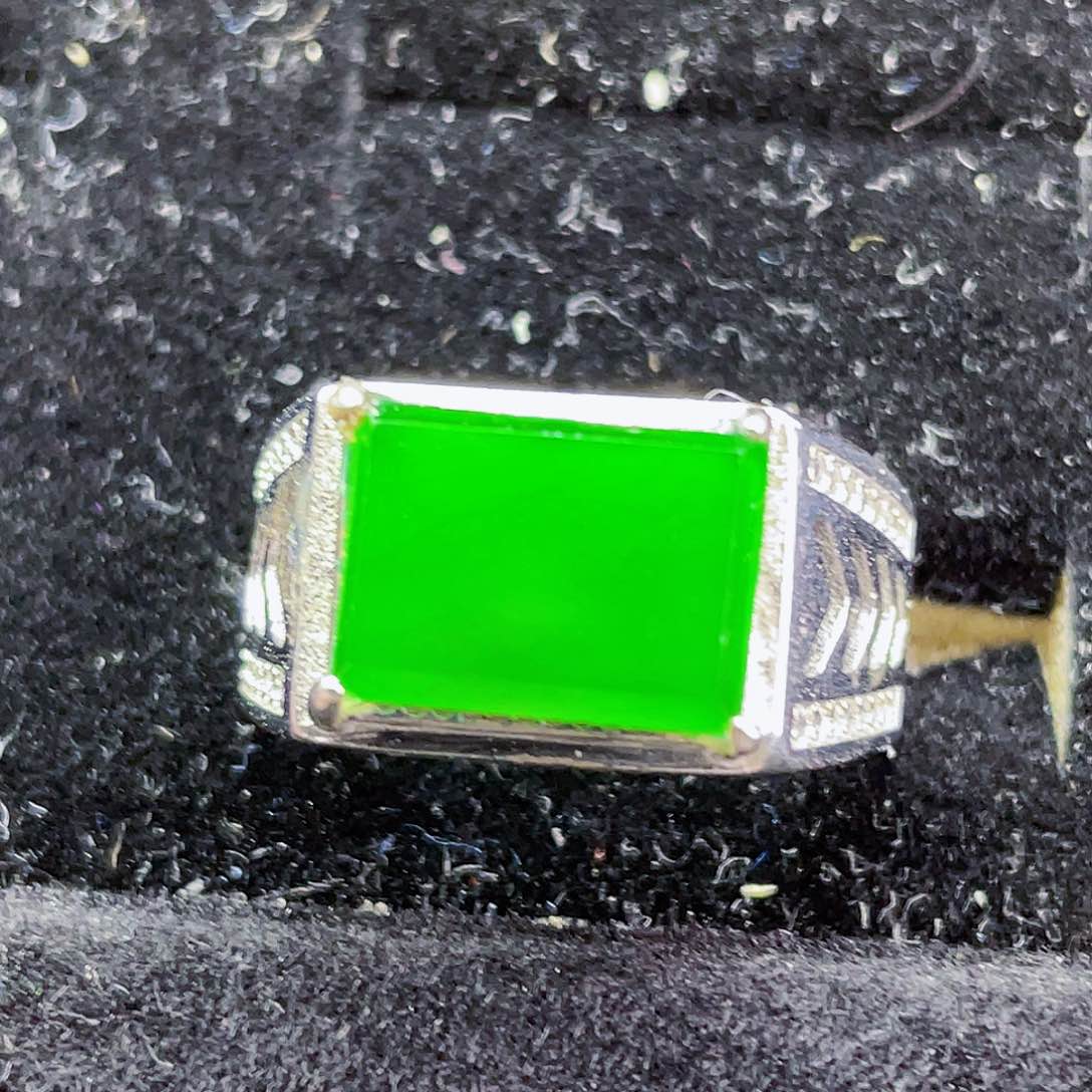 翡翠未镶嵌颈饰23