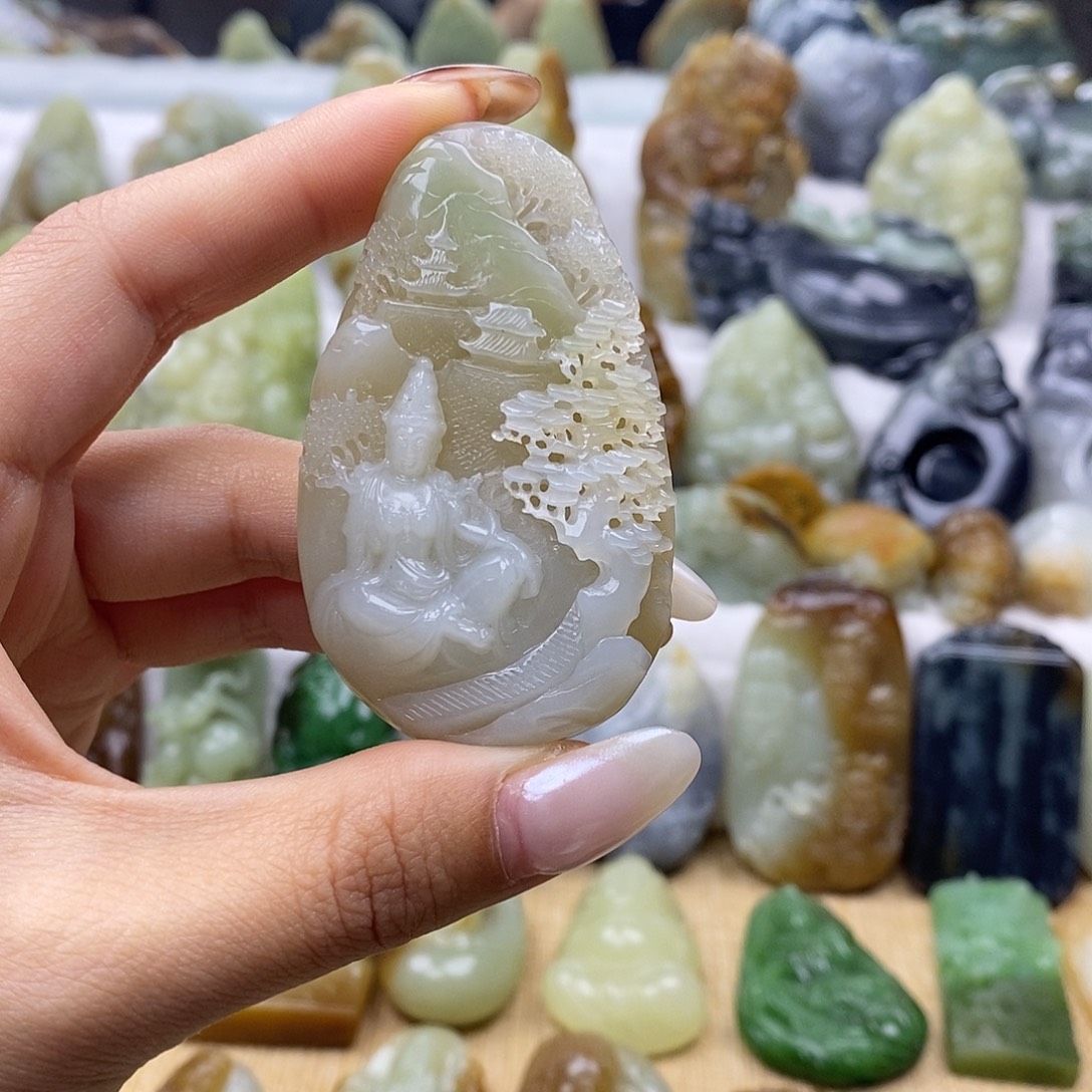 和田玉未镶嵌颈饰