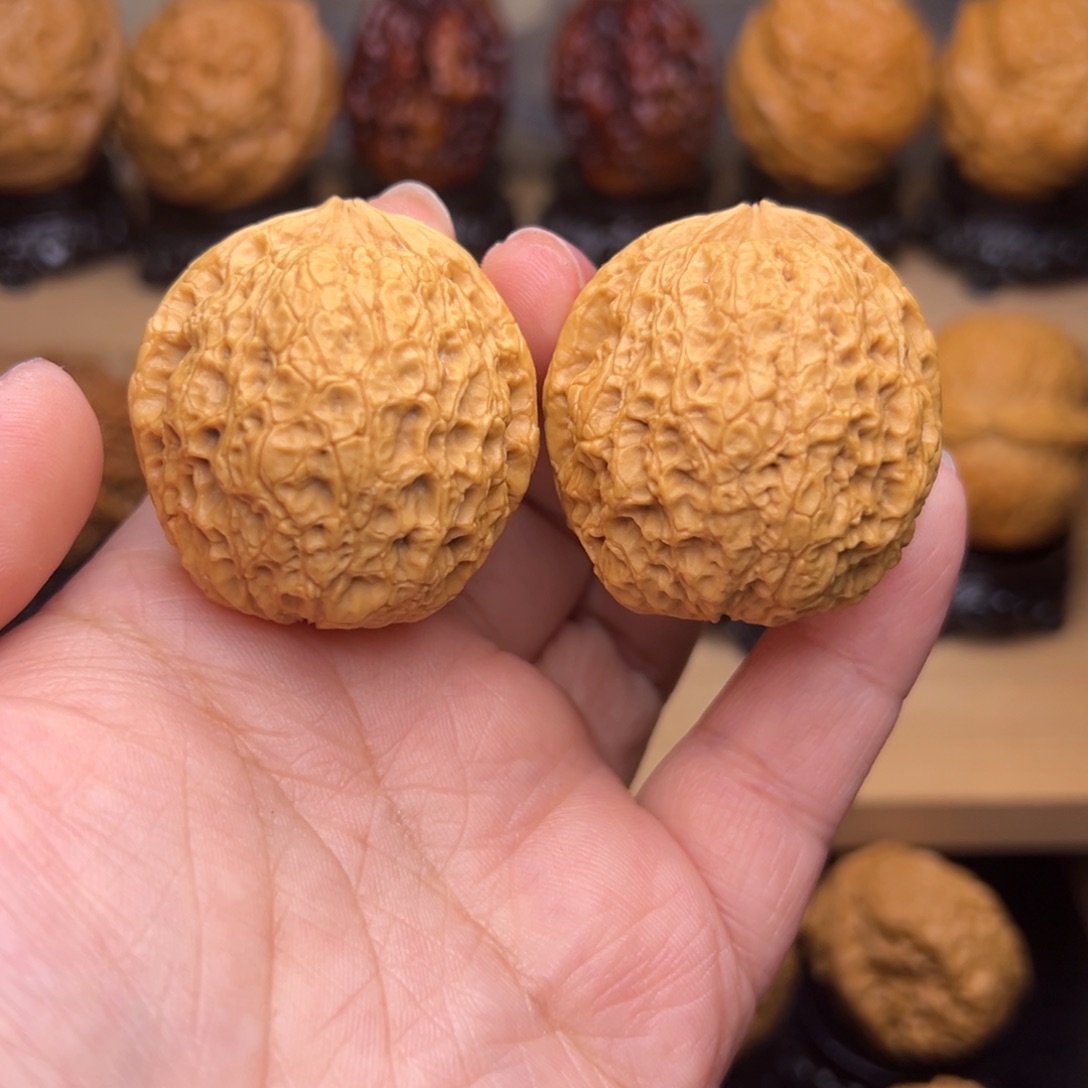 文玩核桃吊坠2z--------38尺嘎嘎圆