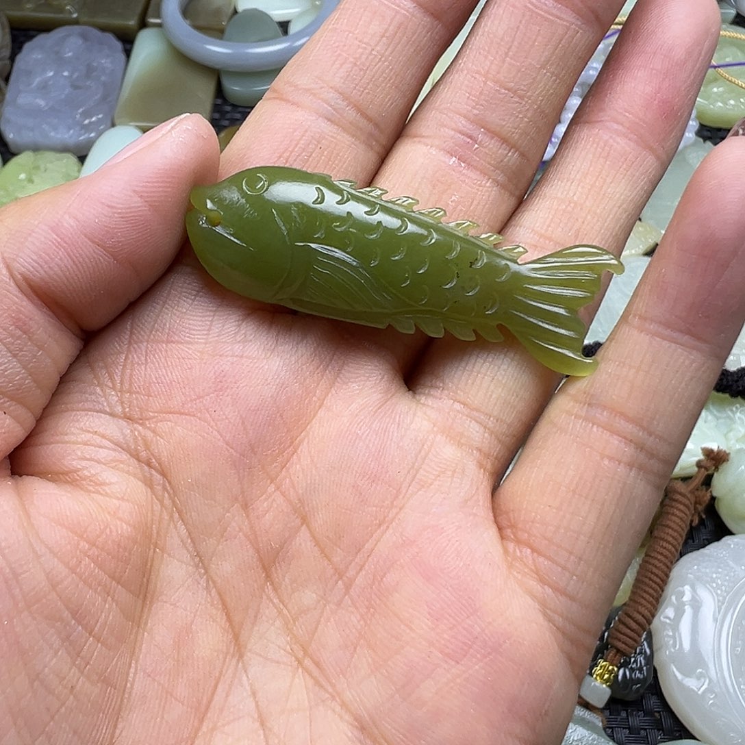 和田玉未镶嵌颈饰买断，不退不换，卡51