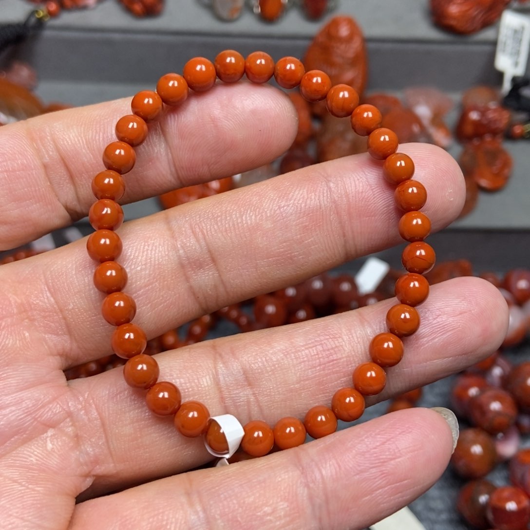 南红玛瑙手串未镶嵌5+m m