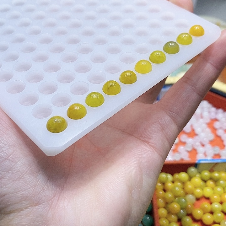 翡翠散珠冰鸡油黄卡8