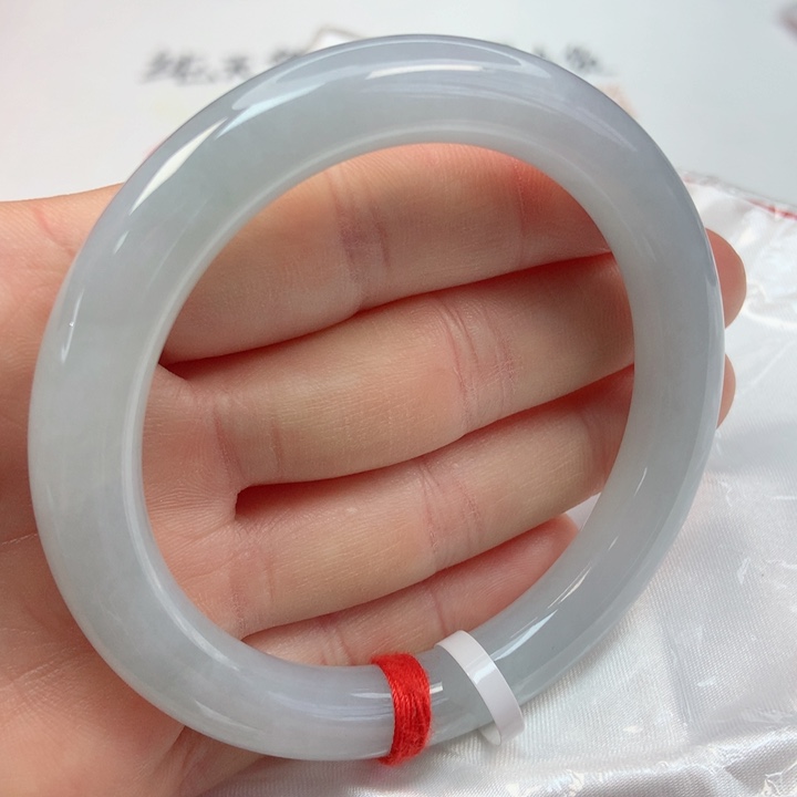 翡翠手镯未镶嵌57圈