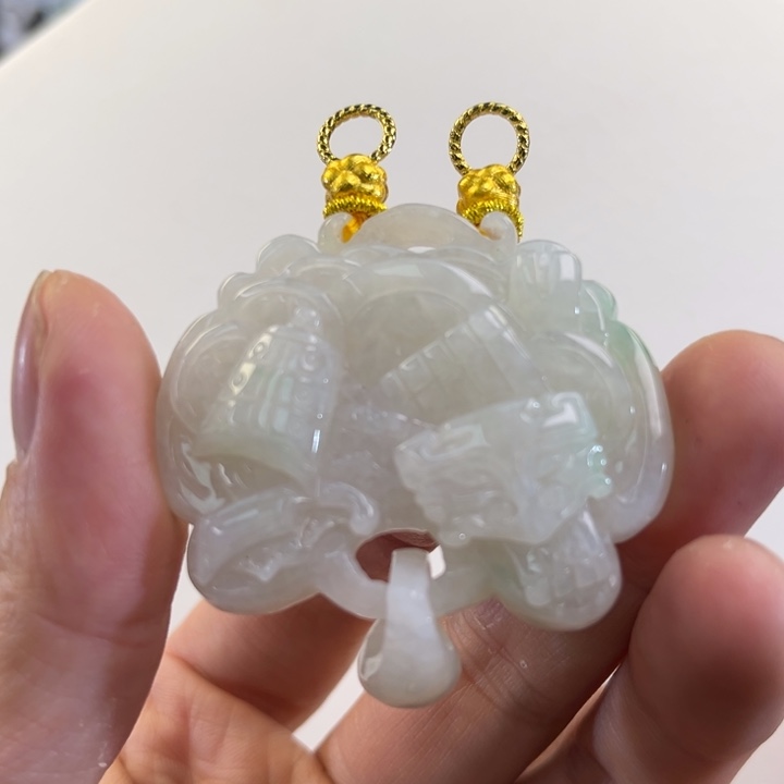 翡翠吊坠(赠链)未镶嵌代编织