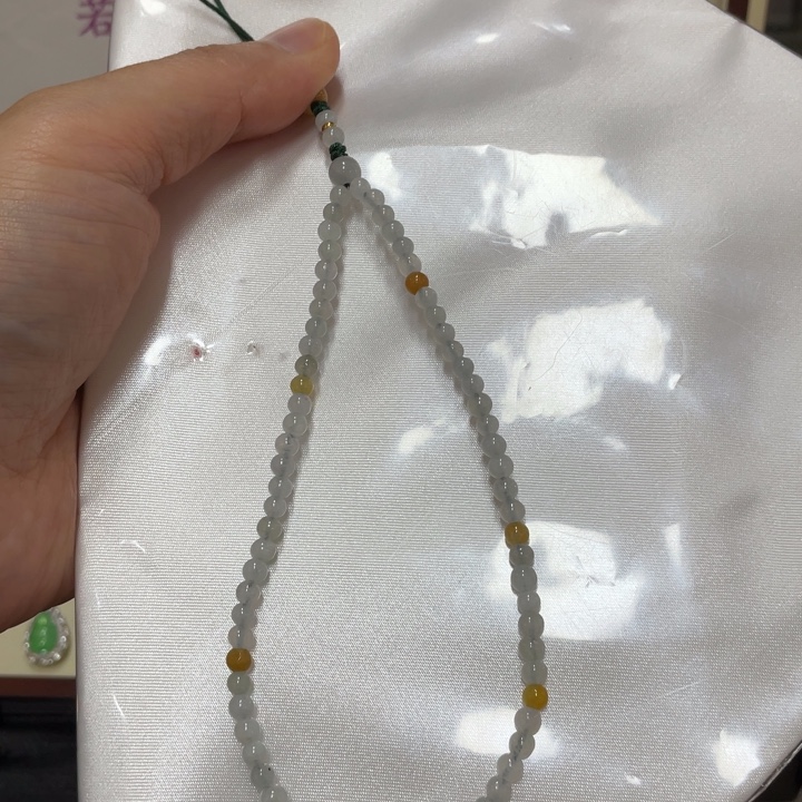 张***文翡翠未镶嵌颈饰翡翠