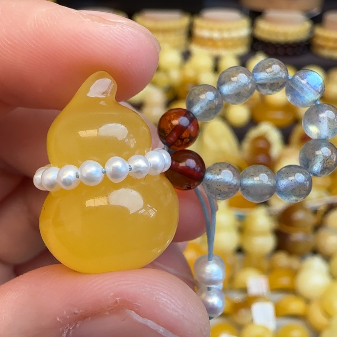 琥珀未镶嵌吊坠(不含链)天然俄料鸡油黄蜜蜡葫芦吊坠