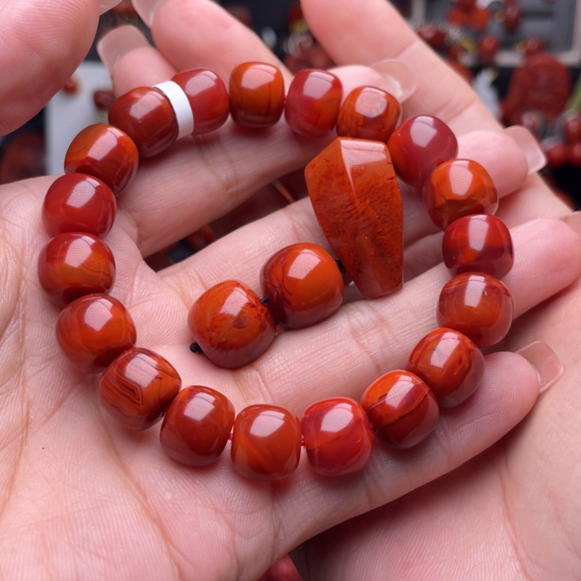 【闪购商品】南红玛瑙手串➕配饰3个未镶嵌龙****乐