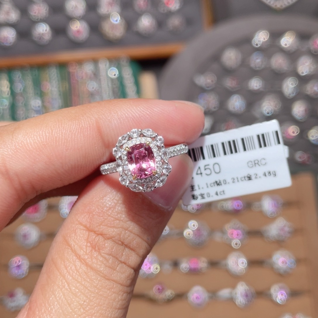 尖晶石戒指18K金镶嵌1.1ct 无烧粉