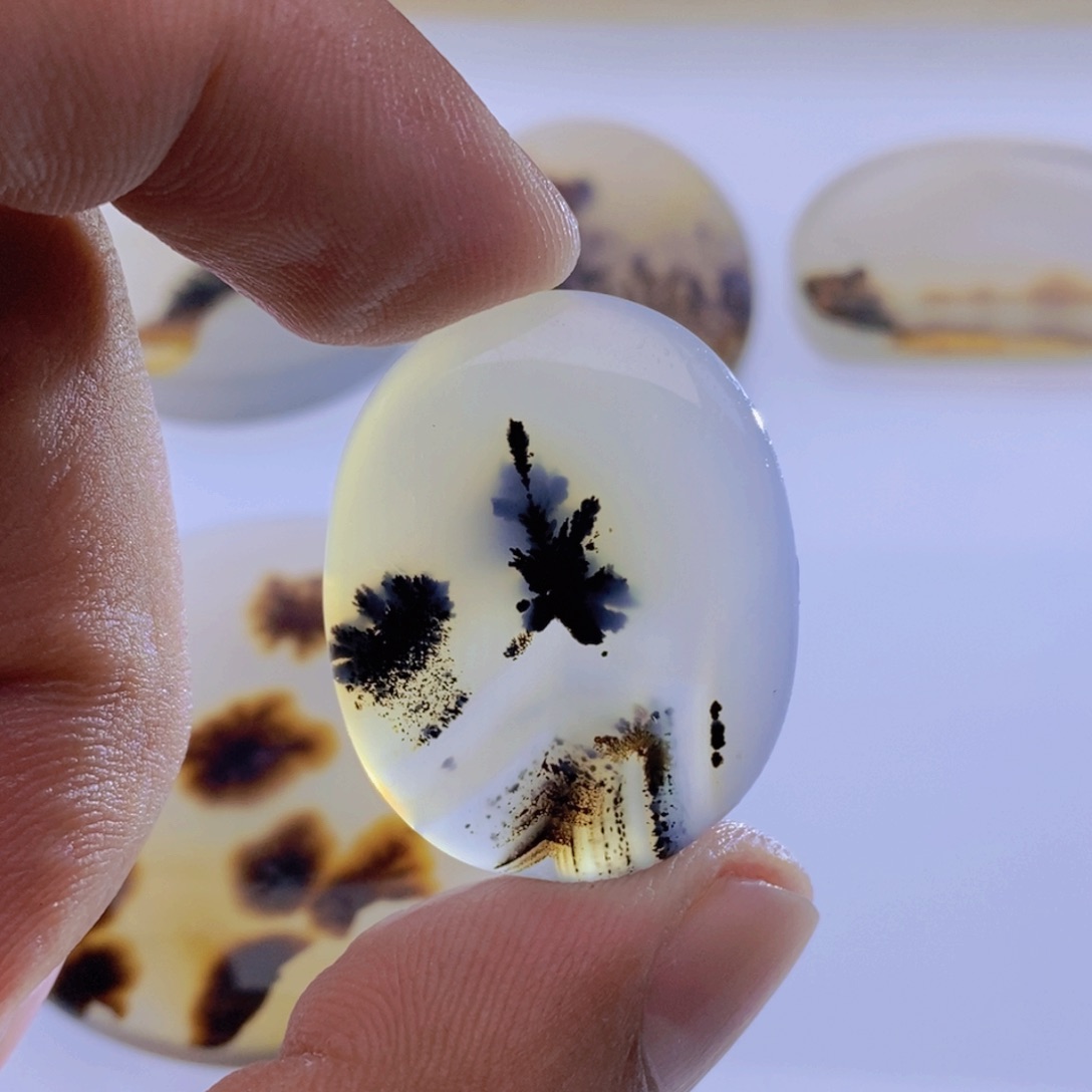 玛瑙/玉髓颈饰未镶嵌