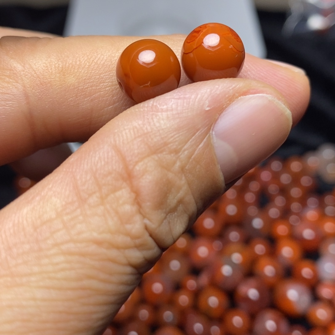 未镶嵌10圆珠一对104南红玛瑙