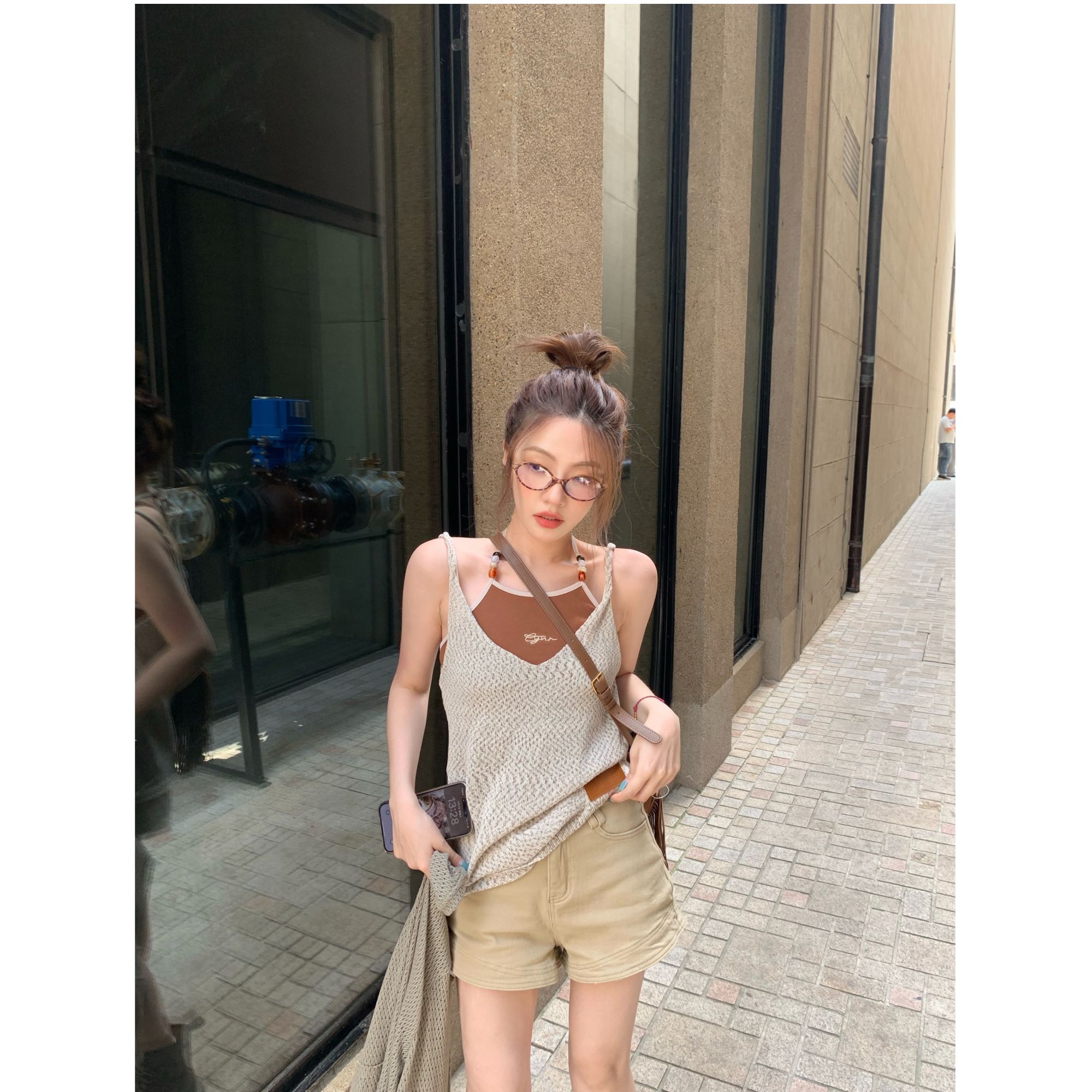 夏季休闲通勤卡其色真两件背心吊带套装