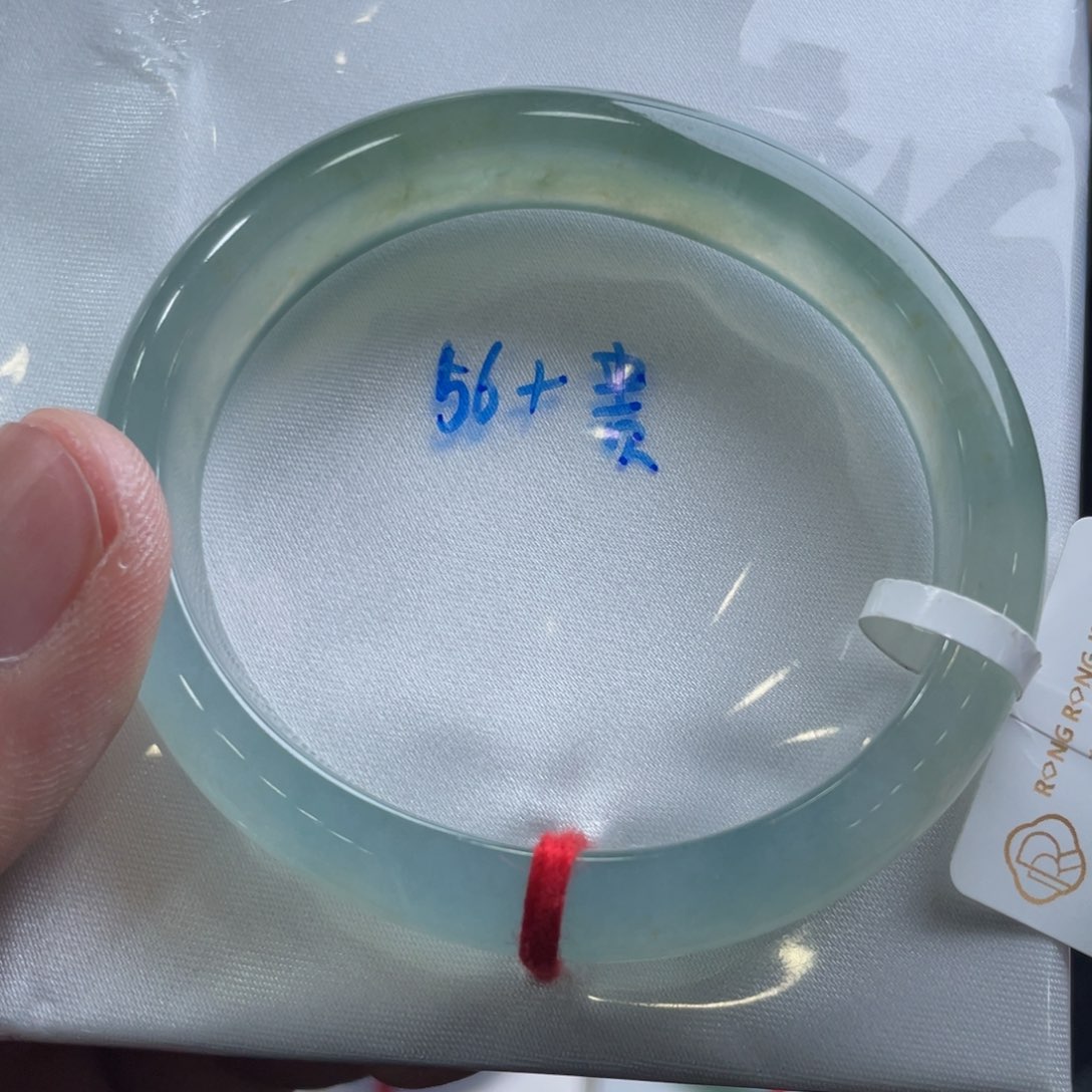 翡翠手镯未镶嵌翡翠手镯