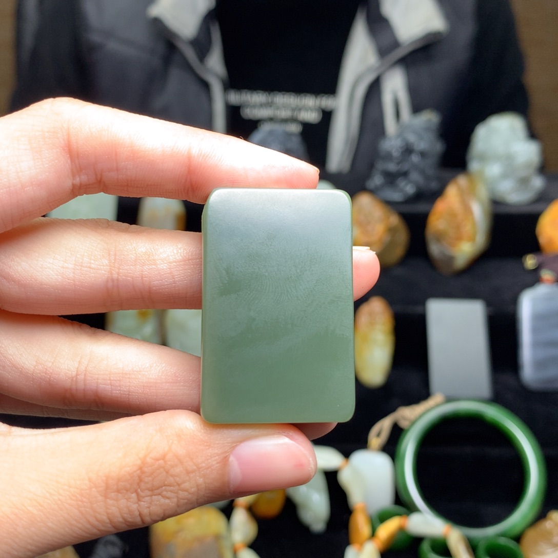 哈***嘻和田玉未镶嵌手链