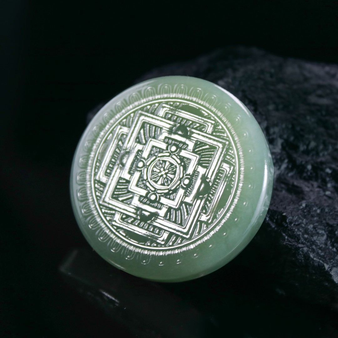 白玉世家和田玉湖水绿八大守护神吊坠