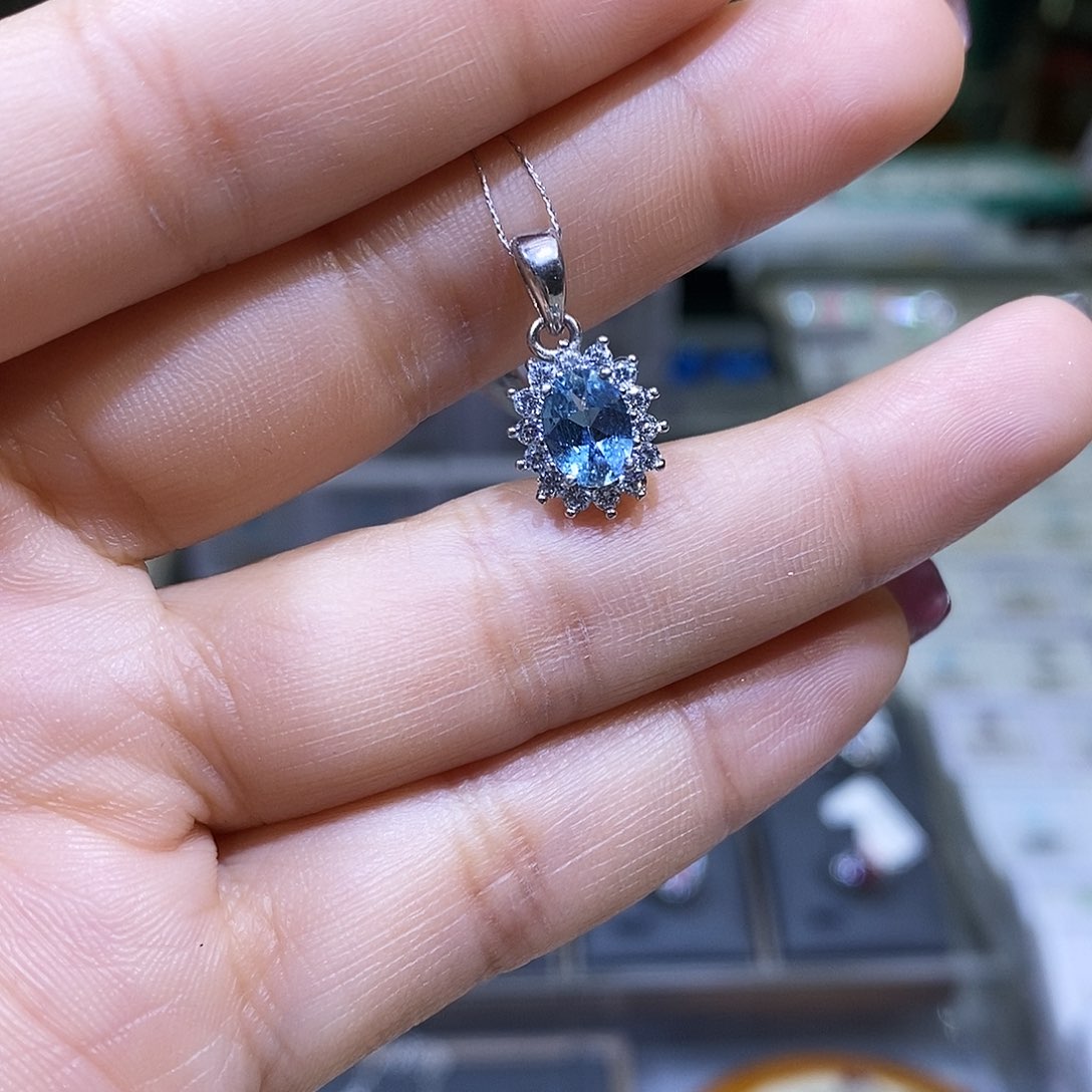 海蓝宝石吊坠(赠链)银S925镶嵌天然海蓝宝吊坠