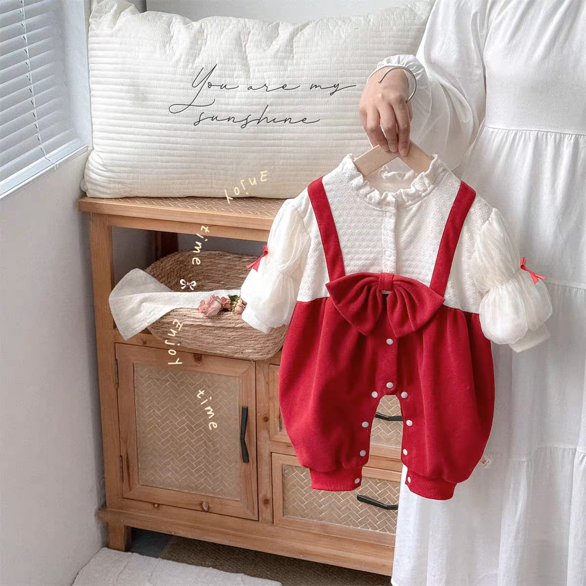 连体衣婴儿春秋款女宝衣服韩版洋气时髦婴幼儿假两件爬服满月百天