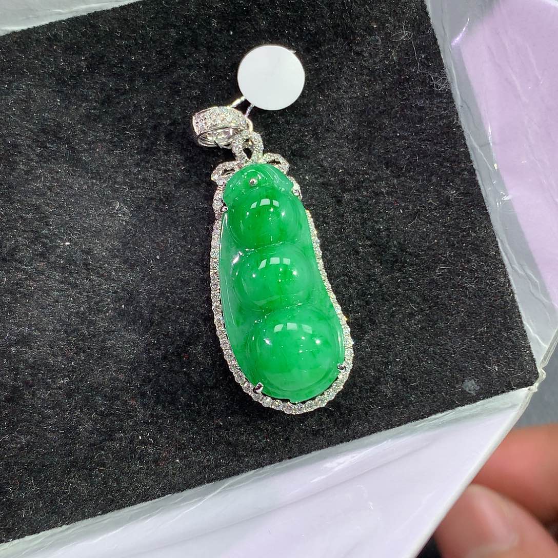 翡翠吊坠(赠链)18K金镶嵌