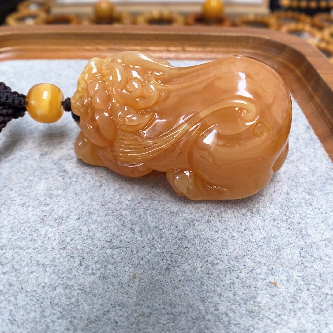 琥珀颈饰未镶嵌蜜蜡