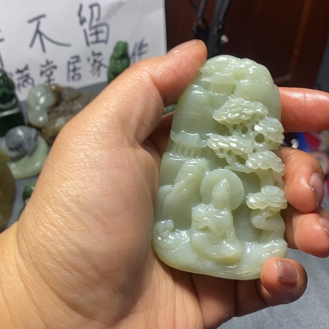 和田玉手镯未镶嵌高****❓