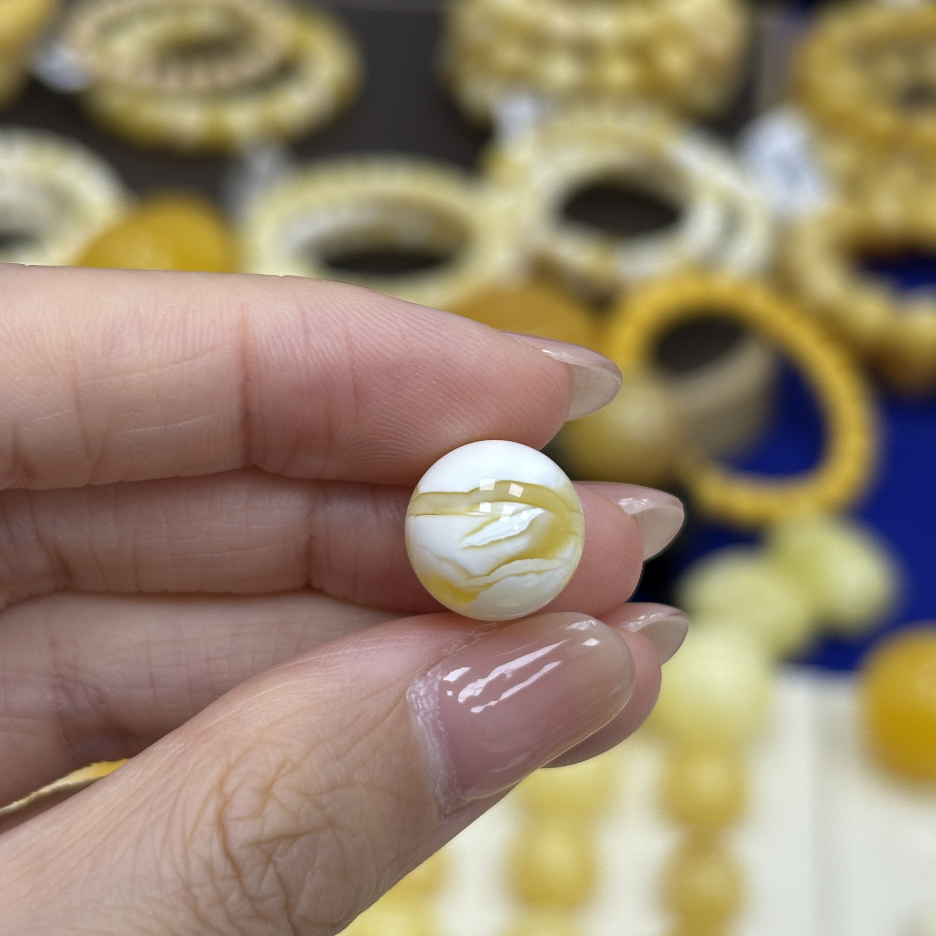 11.9mm 小妖珠宝天然原矿琥珀蜜蜡