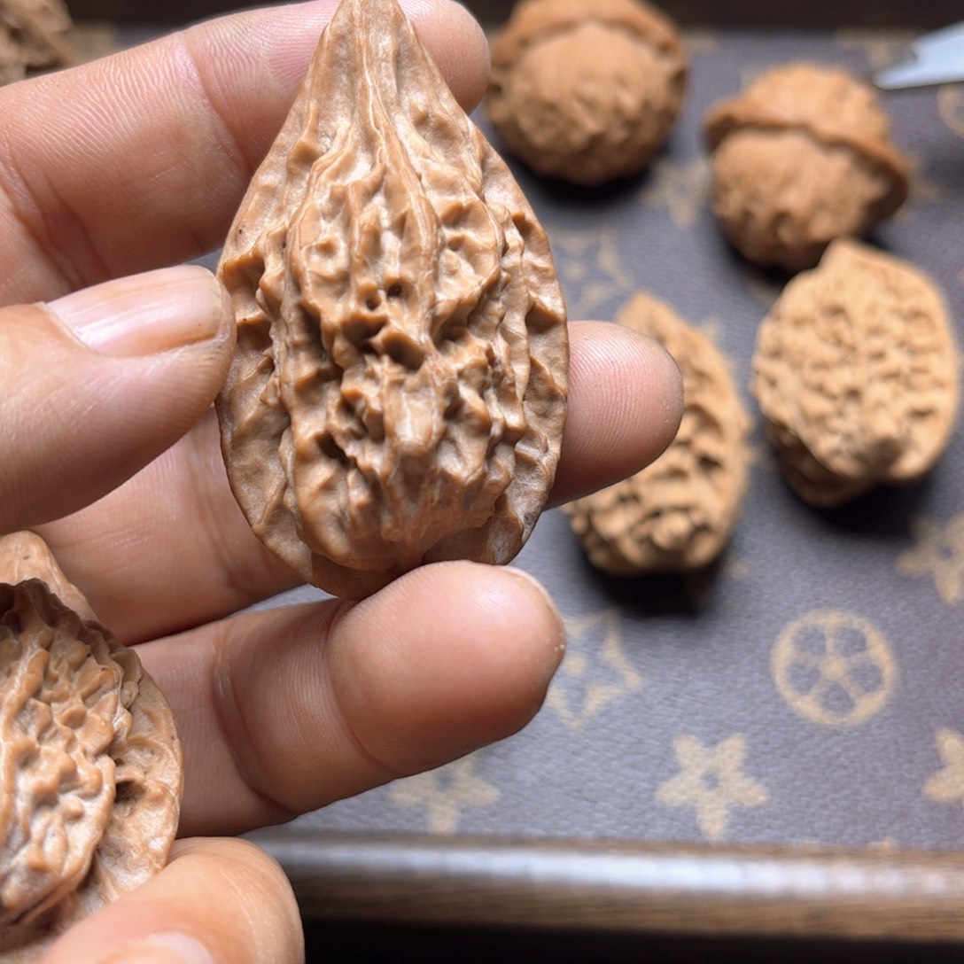 萱***溪把件文玩核桃红缨枪