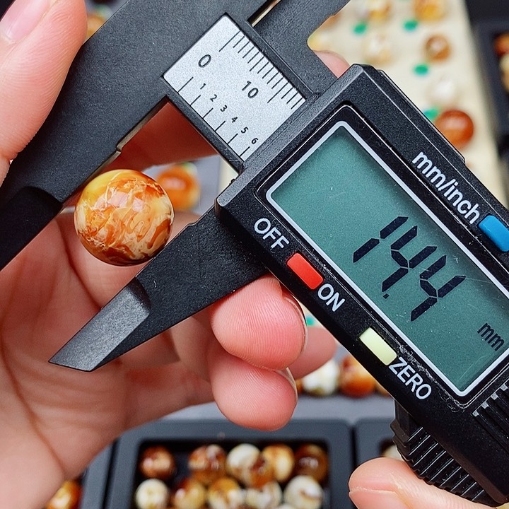 蜜蜡裸石未镶嵌蜜蜡