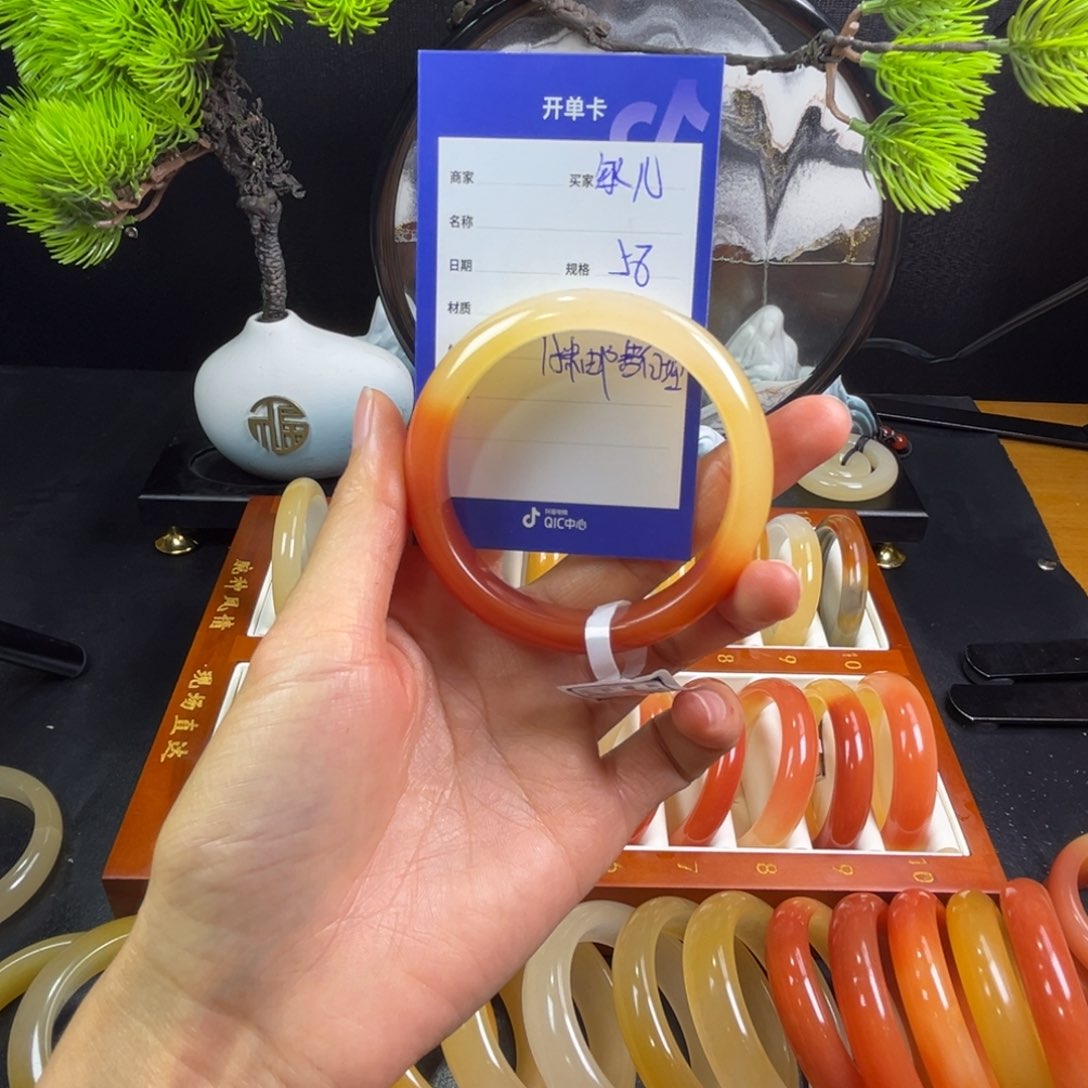 石英质玉手镯未镶嵌ℳ****