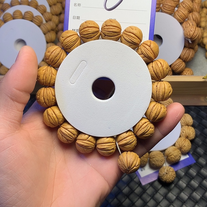 小***于桃核吊坠6个哥哥哈哈哈