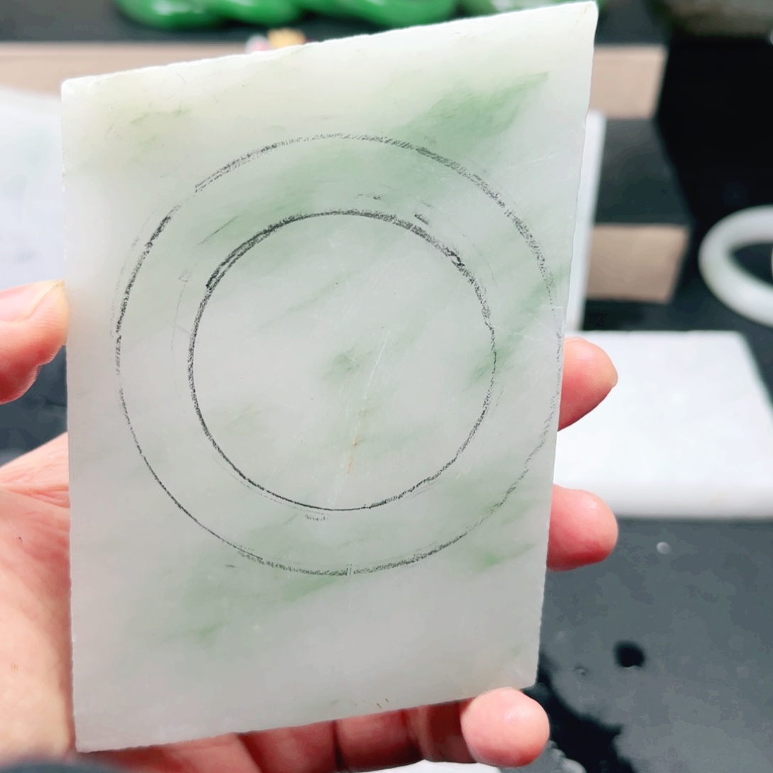 定制石英质玉?****手镯