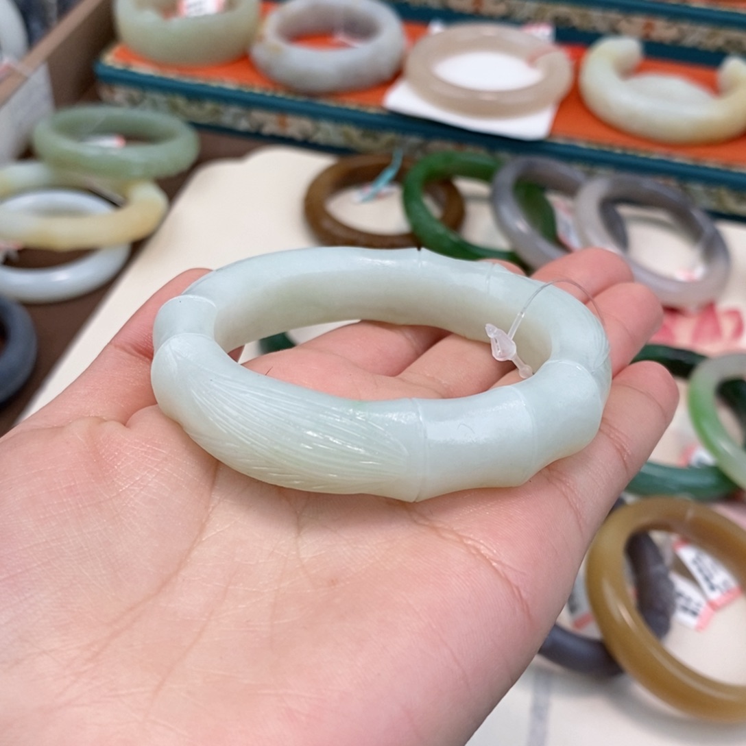 一***免和田玉未镶嵌手镯手镯定制