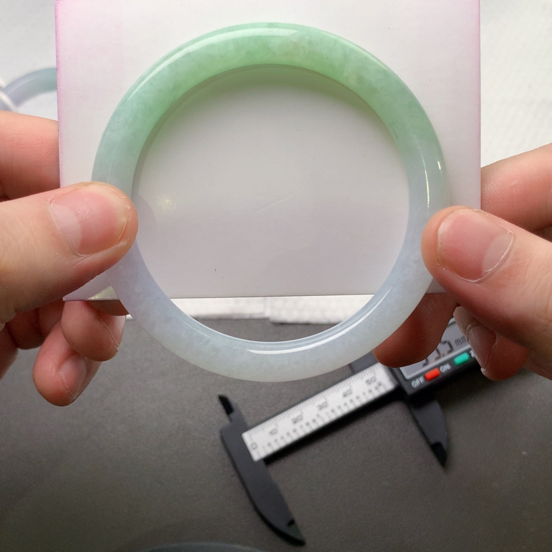 翡翠未镶嵌手镯58.2、8.6、8.1