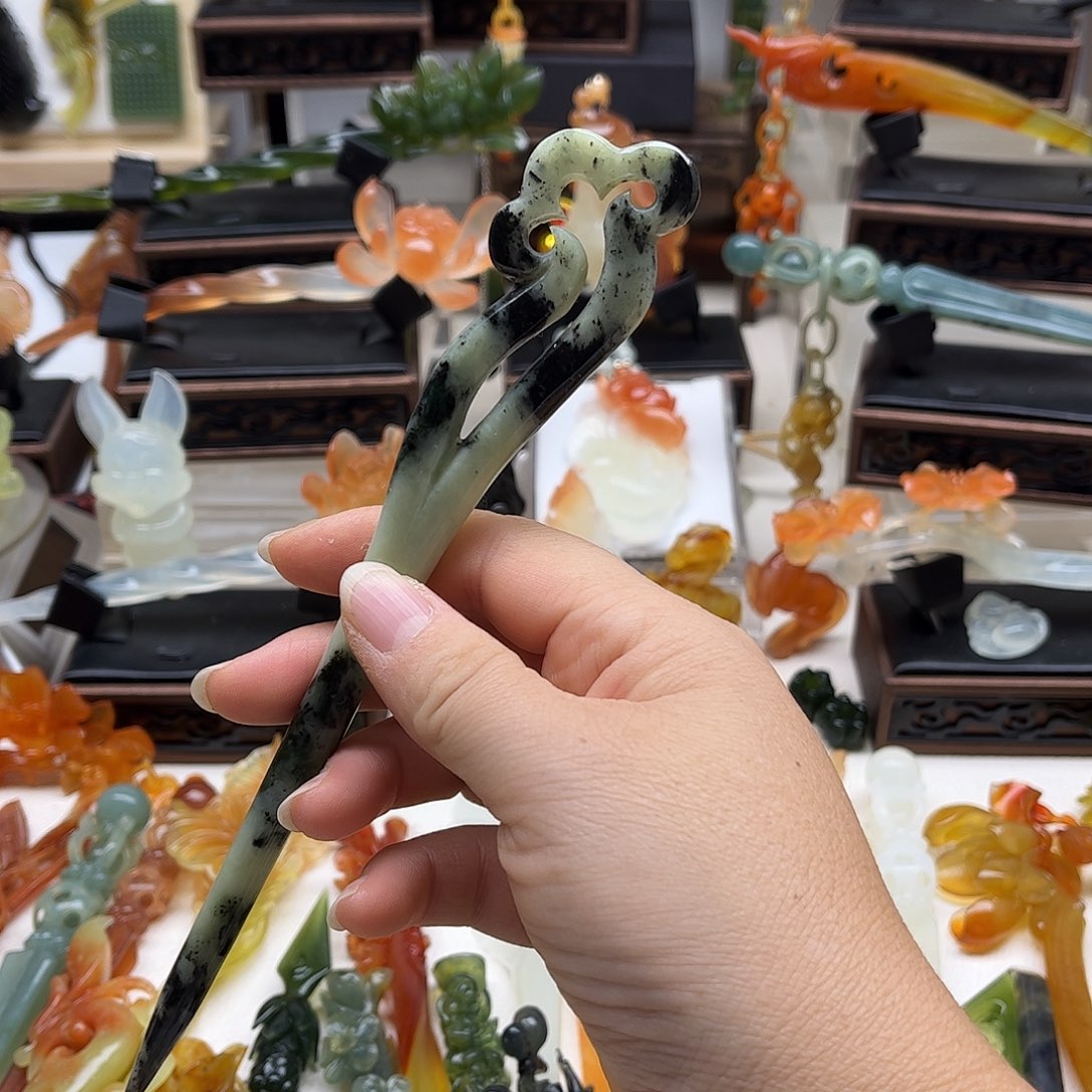 蛇纹石玉未镶嵌岫玉发簪