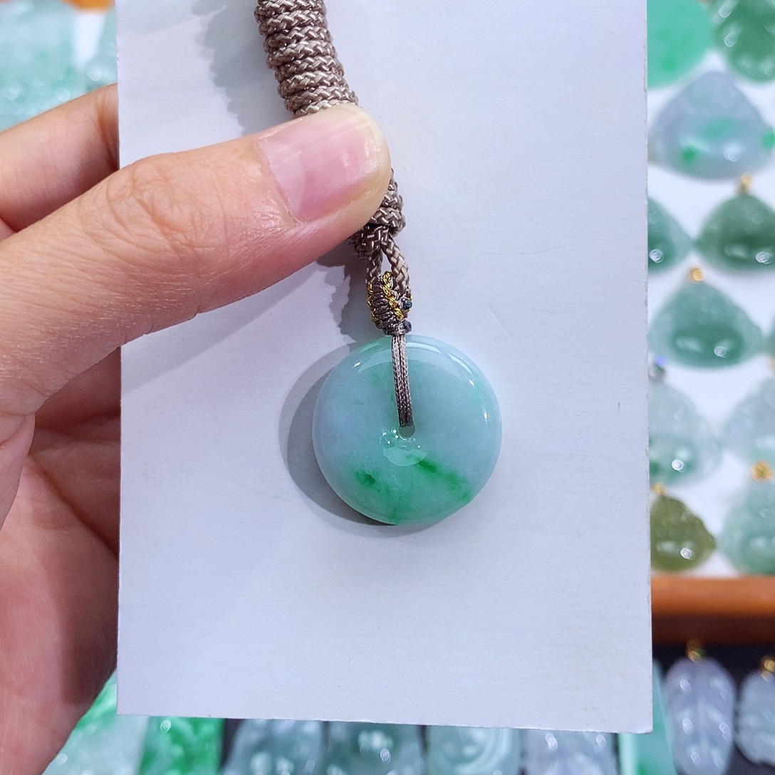 翡翠未镶嵌颈饰翡翠吊坠
