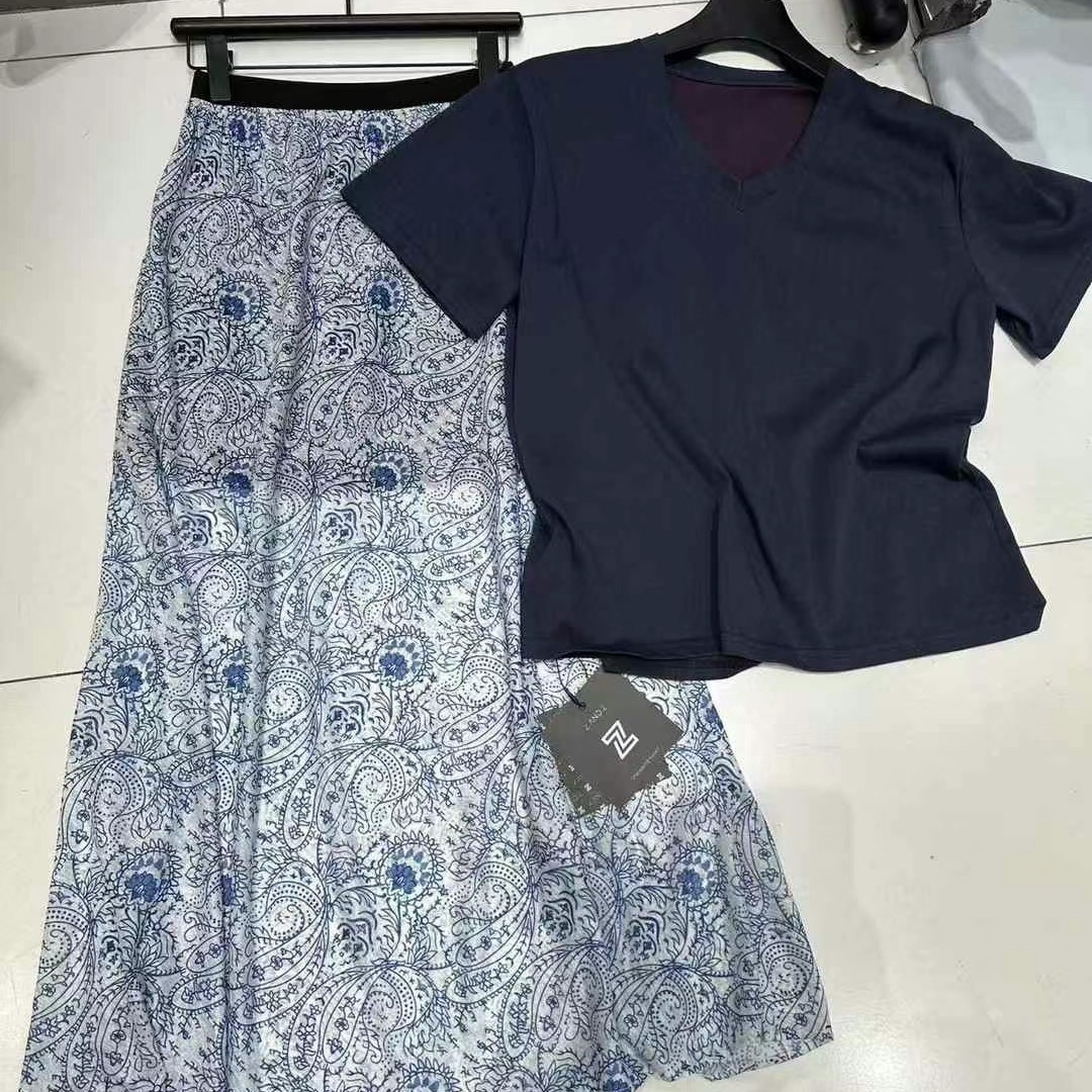 性感慵懒风V领短袖上衣女款夏季搭配休闲宽松显瘦半身裙套装气质