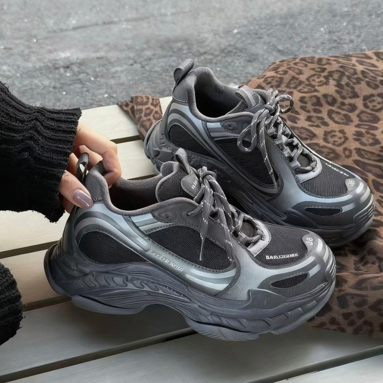 老爹鞋女2025新款冬季爆款厚底加绒保暖女鞋百搭轻便休闲运动鞋