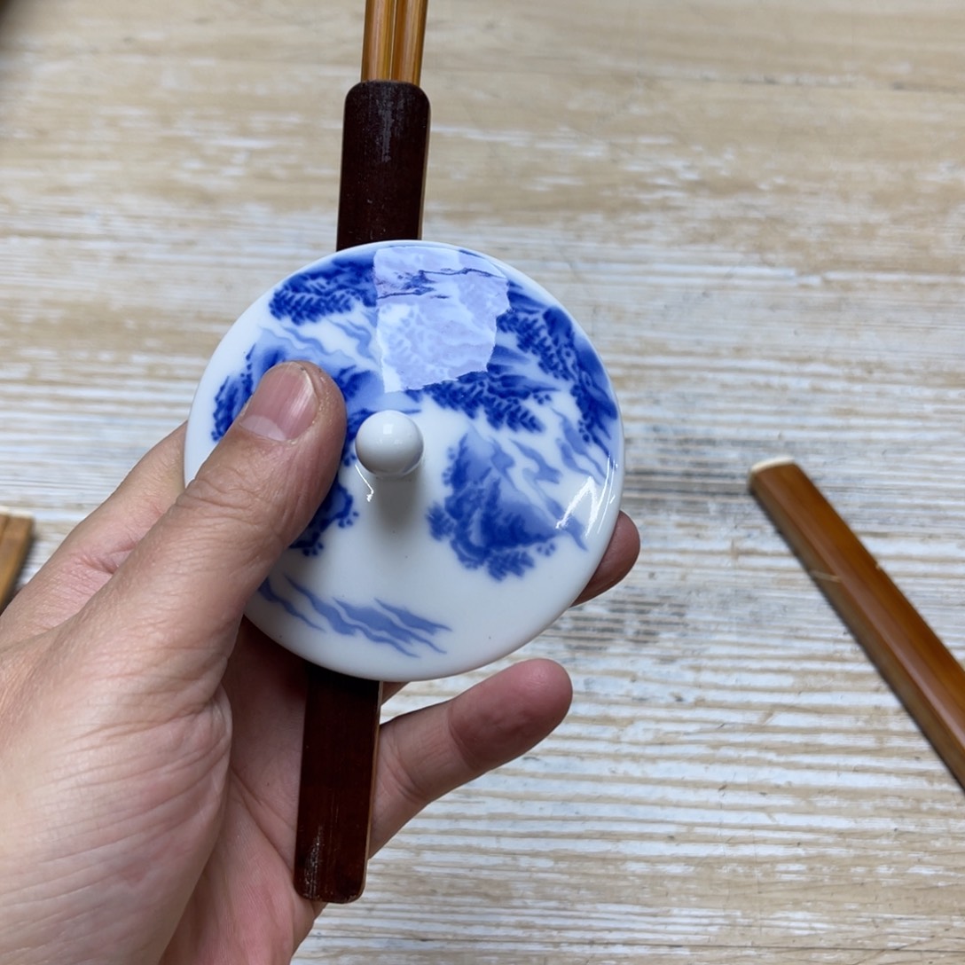 瓷片天*密密麻麻地排列着一个大