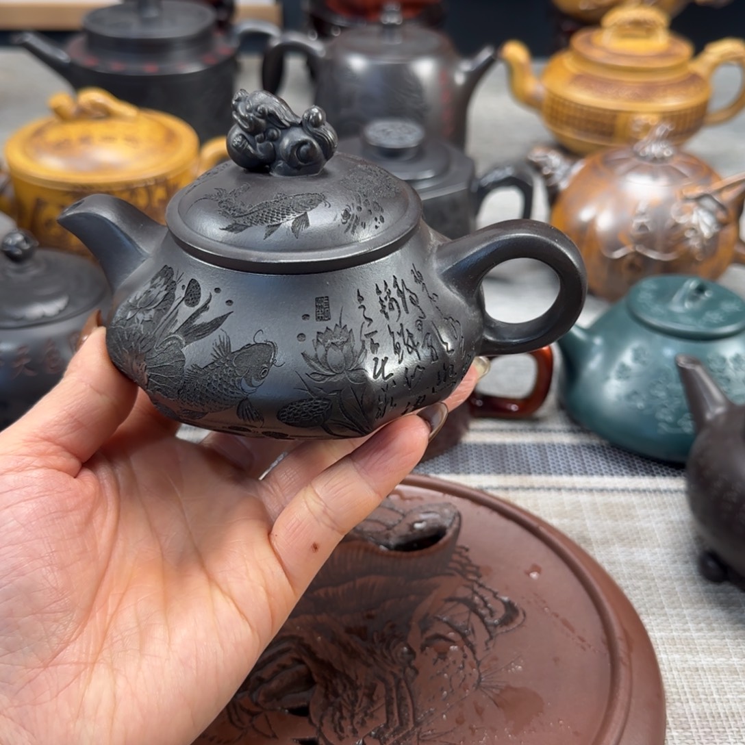 茶壶紫砂紫砂紫色紫砂