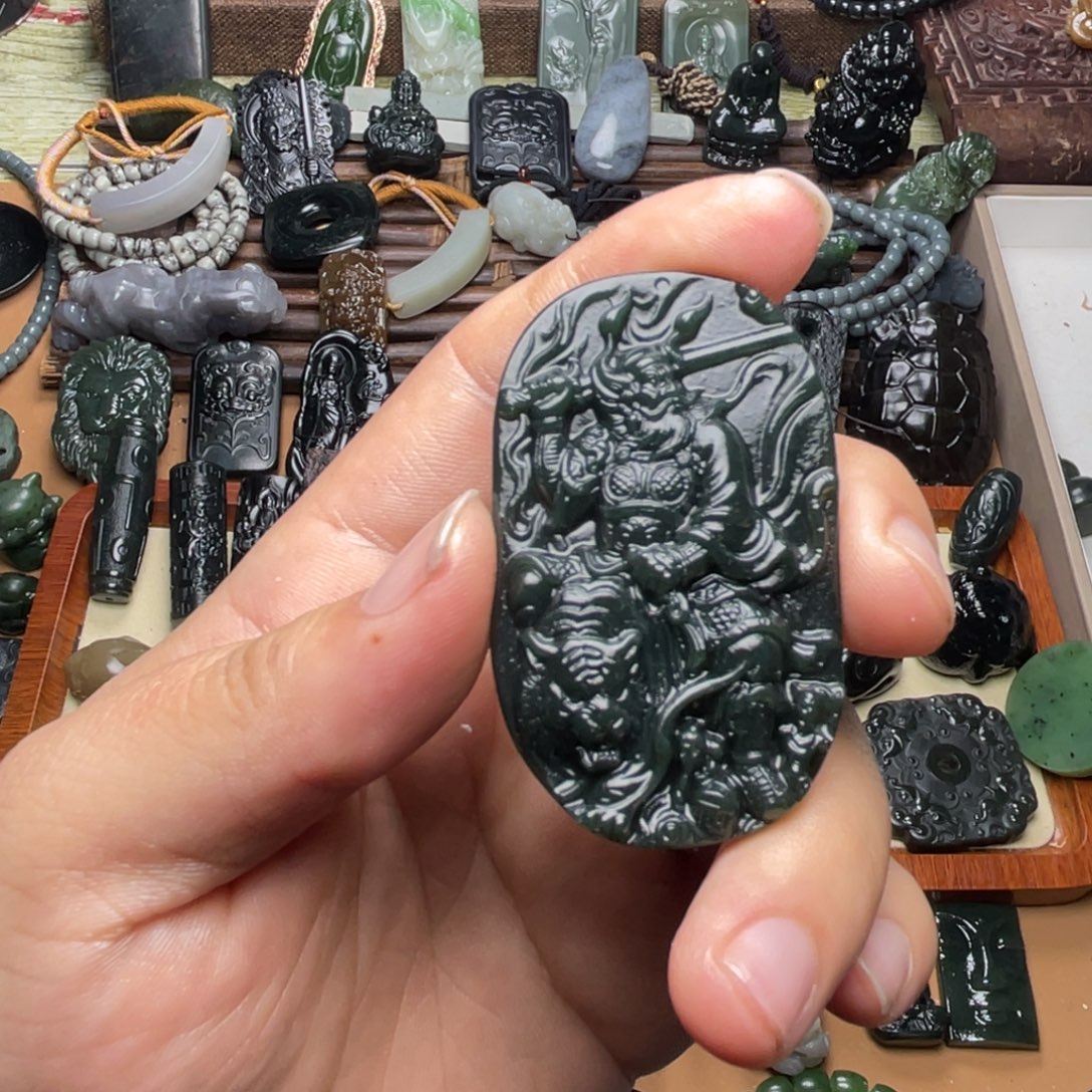 和田玉未镶嵌挂件