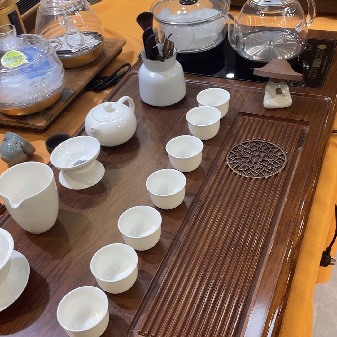 龙凤等几派代表将与他们