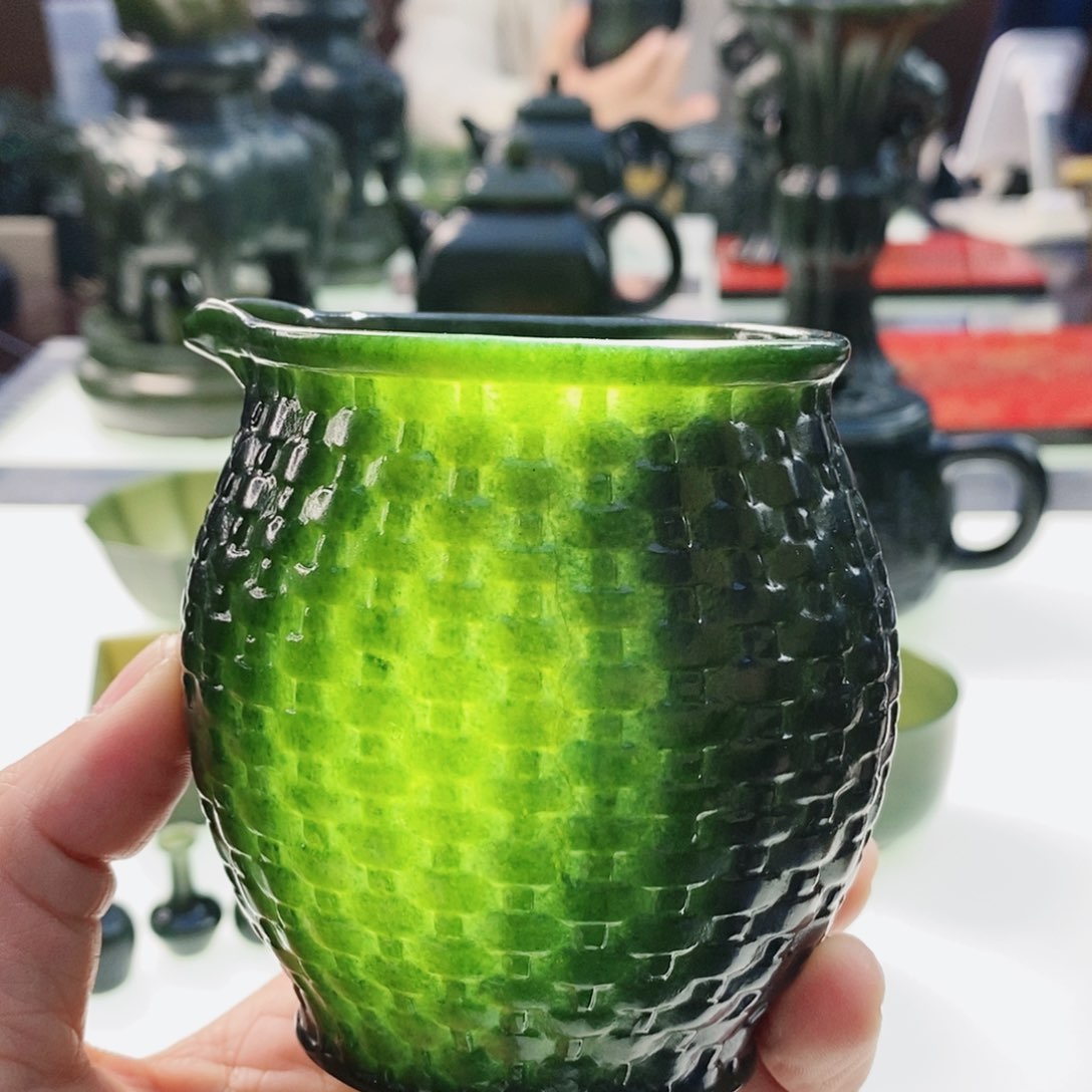 和田玉（青玉）摆件未镶嵌微瑕裂