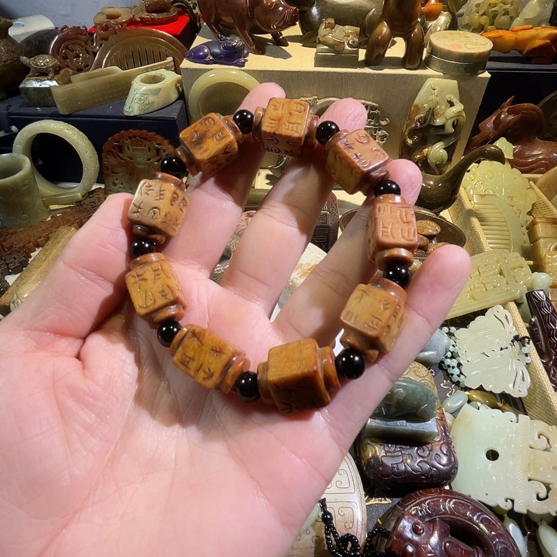 岫岩河磨玉（透闪石质玉）未镶嵌吊坠(不含链)