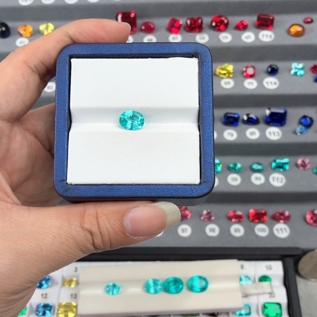 ****咪人造钇铝榴石裸石4.25